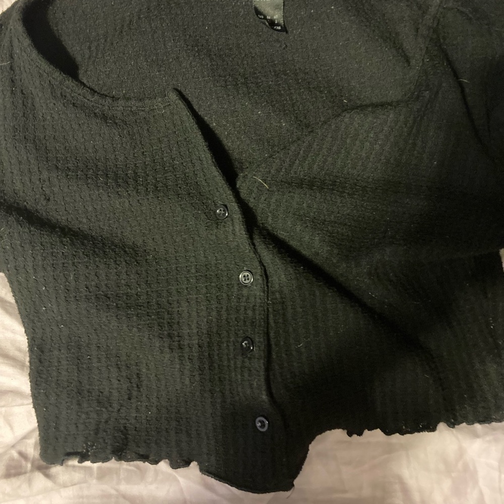 long sleeve black ruffle cropped shirt